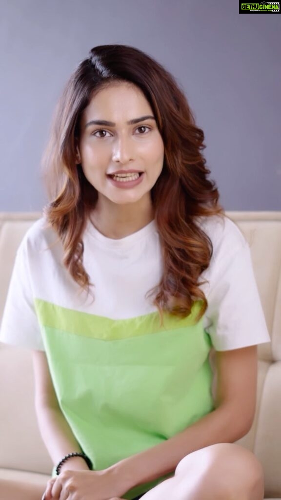Aneri Vajani Instagram - Main Jeet Gayi!! Check out this fun 5 mins challenge I did, it was tough but with the help of the Philips Hair Straightening Brush I won the last round of doing my hair in just 5 minutes. Yes, you can get a natural straight hair look in just 5 minutes with the help of the Phillips Hair Straightening Brush! You too try this out & #StyleTheRealYou @philipsindia #PhilipsHairStraighteningBrush #PhilipsIndia #philips