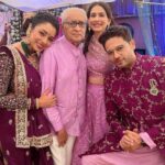 Aneri Vajani Instagram - The Kapadia’s ❤️ . . #happytimes #love #goodtimes #maan #mukku #anujkapadia #anupamaa #anupama #deepakgheewala #kapadias #gauravkhanna #anerivajani #rupaliganguly #jaimatadi #jaimahakal