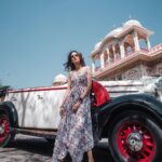 Aneri Vajani Instagram - Love for Vintage 💫 #anerivajani #vintagestyle #pashaindia #jaipur #favouritecity #vintagecars #explore Jaipur, Rajasthan