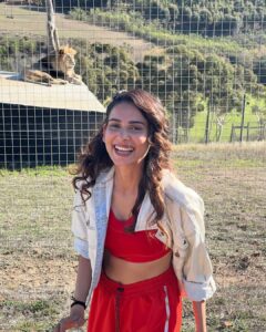 Aneri Vajani Instagram - Bhag bhag 🦁 ayaa!! 😆 
 
Styled by : @stylebysaachivj 
Team : @vanita_parihar01 
 
#anerivajani #kkk12 #colors #lionking #whatabeauty