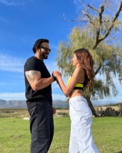 Aneri Vajani Instagram - Rohit sir … You Are Bae , Everyone else is Jaaaaa beee ☺️☺️☺️😆😆😆♥️♥️ 
And the Shoot begins !!! 💃 
 

@itsrohitshetty
#khatronkekhiladi12 
#KKK12
#colors 
@colorstv 
#rohitshetty