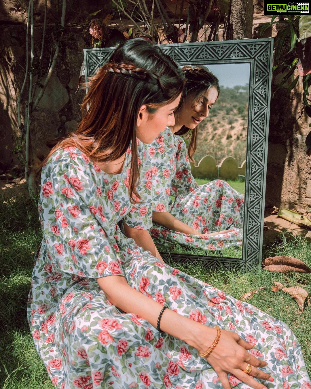 Aneri Vajani Instagram - Mirror mirror …. Kher chodo 😆