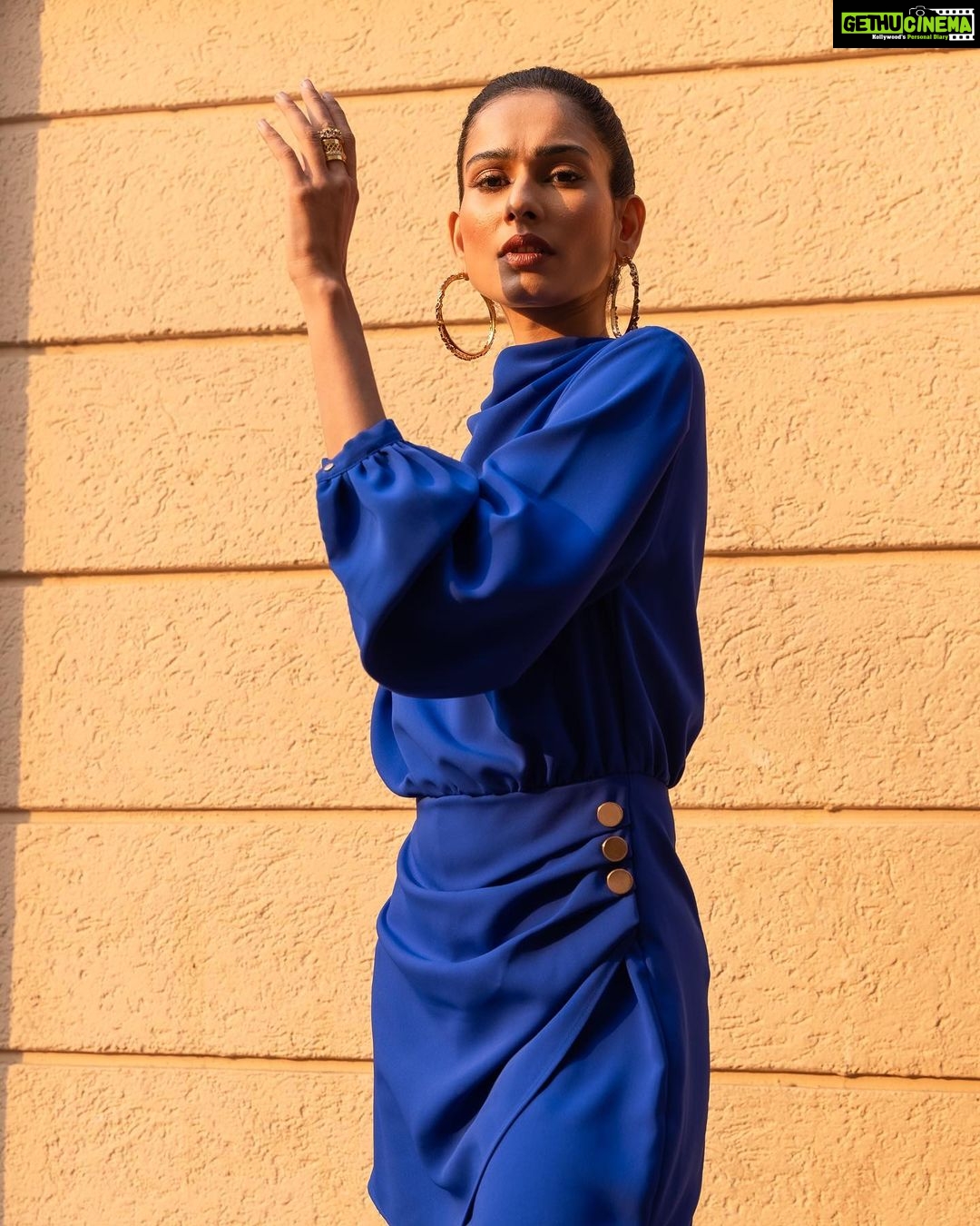 Aneri Vajani Instagram - No Monday Blues!🕺💫 Styled by : @priyavajani Jewellery: @suki.jewellery Asst by : @tanvi_sagwekar Makeup : @malcolm_m_fernandes Hmu asst : @_sayalik_03 @sayali_vidya Hair : @nilu_j.h 📸 : @dreamdraftfilms Special mention : @meghna.agrawall (for all the hugs and pampering ) #anerivajani #teamAv #monday #mondaymotivation #mondaymood #mondayvibes #anothermusicvideo #comingsoon #zeemusiccompany #bestteam #fashion #fashionmodel #fashionstyle #explore #explorepage✨ #happiness #newwork