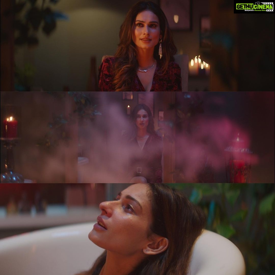 Aneri Vajani Instagram - Thankyou for all the love for our song #Awaaznahihoti on @zeemusiccompany it’s one of my most favourite music videos 💫 #anerivajani #awaaz #awaaznahihotidiltootneki #zeemusiccompany #zeeoriginal #musicvideo