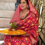 Anisha Hinduja Instagram - Happy #karwachauth ladies #karwachauthlook #indian #culture #festiveseason #feels