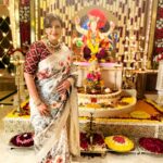Anisha Hinduja Instagram - Wish you all a very Happy Ganesh chaturthi 🥰🙏 #blessings #ganpatibappamorya #grateful #positivityonly #festiveseason #happiness #bappamorya