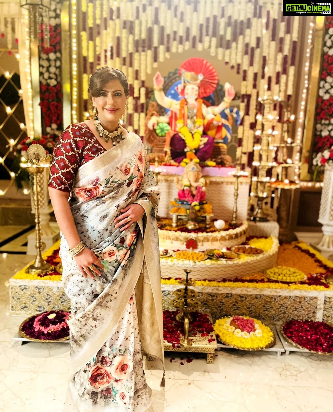 Anisha Hinduja Instagram - Wish you all a very Happy Ganesh chaturthi 🥰🙏 #blessings #ganpatibappamorya #grateful #positivityonly #festiveseason #happiness #bappamorya