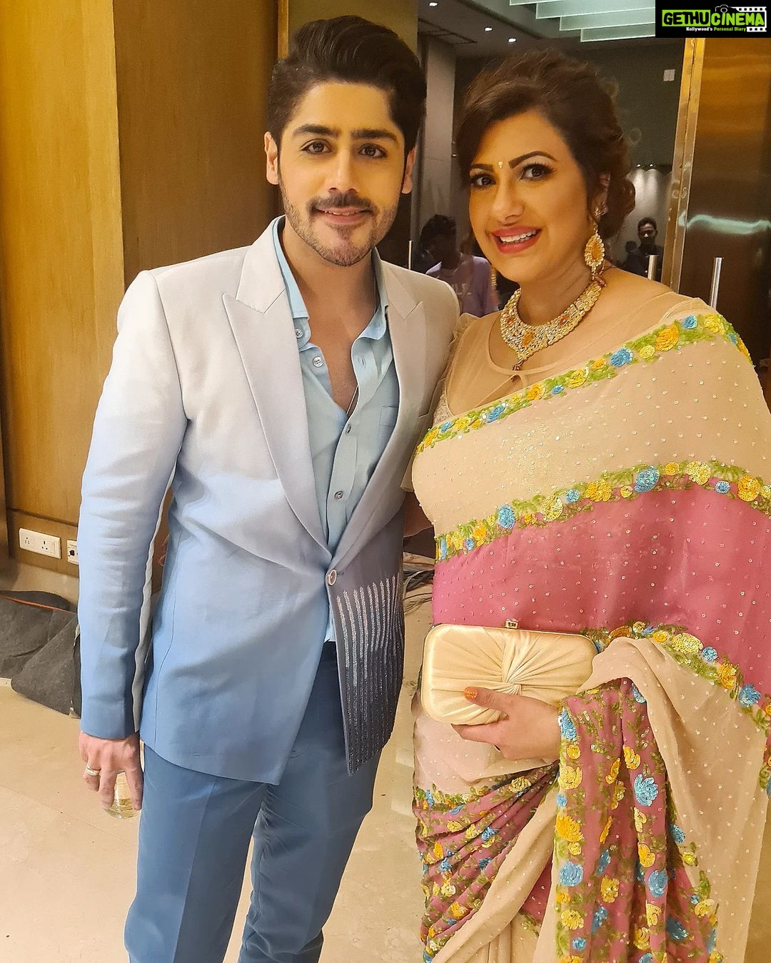 Anisha Hinduja Instagram - #aboutlastnight #zeerishteyawards #nominationparty #funtimes #excitment #bonding #kundalibhagya #zeetv #rakhiluthra