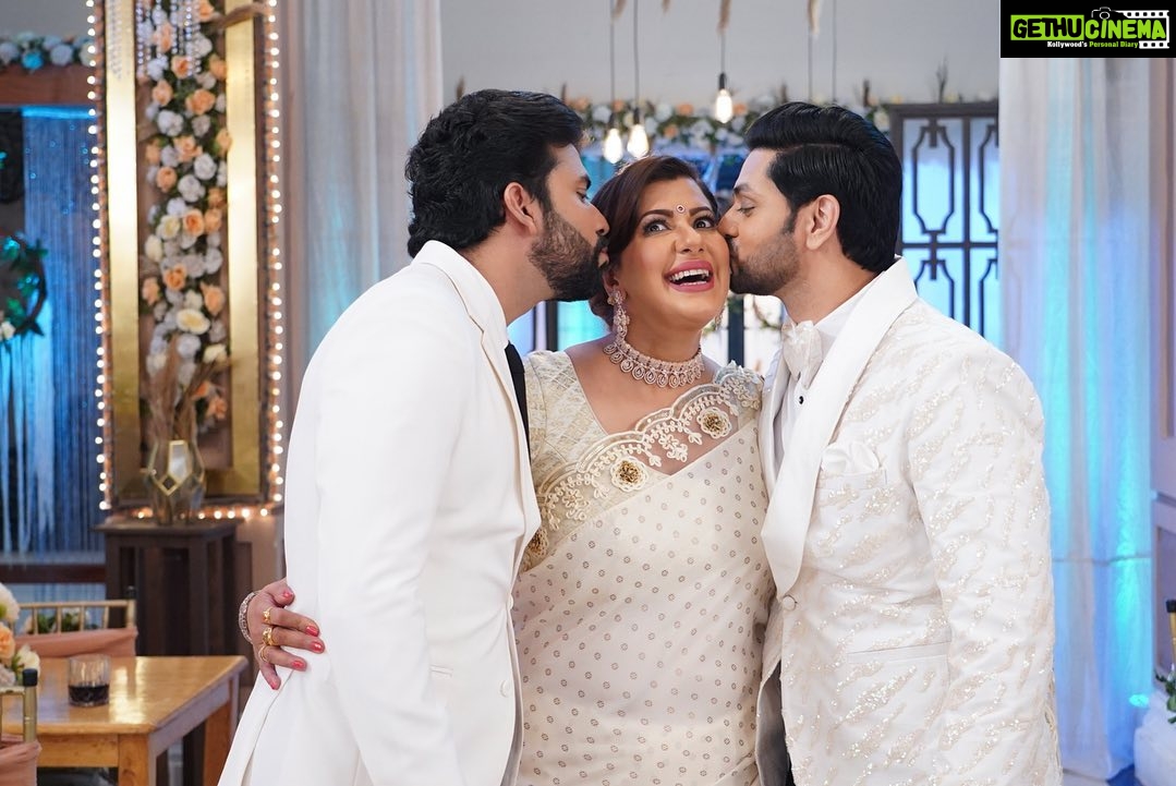 Anisha Hinduja Instagram - My boys are the bestπππ₯ #love #bonding #being #attachments #mine