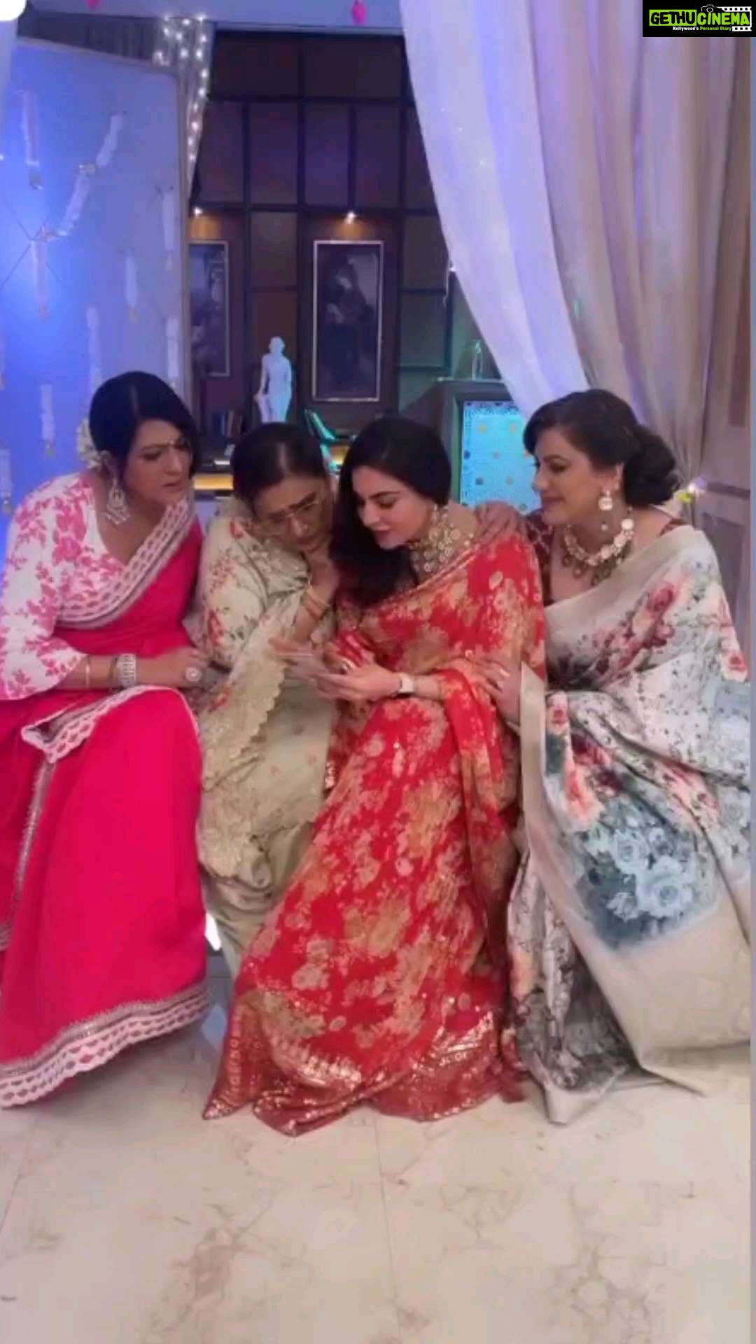 Anisha Hinduja Instagram - shenenigan queens 🤩😊☺️
