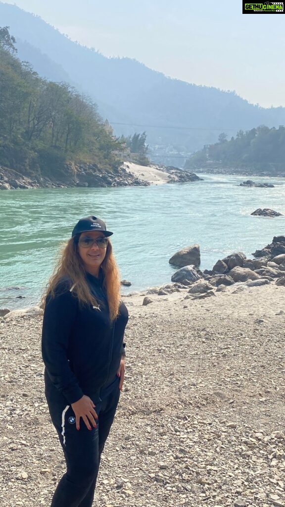 Anisha Hinduja Instagram - #rishikesh #riverrafting #experience #of #a #lifetime #harharmahadev 🙏🙏🙏🙏🙏 Rishikesh