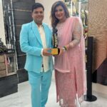 Anisha Hinduja Instagram - The best gift I received on my Birthday 💥❤️😇🎂 #the #dadasahebphalkeaward for #indiantelevision Category #bestmom Im really very grateful to all of you for all your love and support 🙏🧿 #grateful #happiness #blessed #humbled #kundalibhagyazeetv #balajitelefilms Hair @sanabharsakal Makeup @r_aj11111 Photography @pappu.gupta.549 TAJ Santacruz, Mumbai