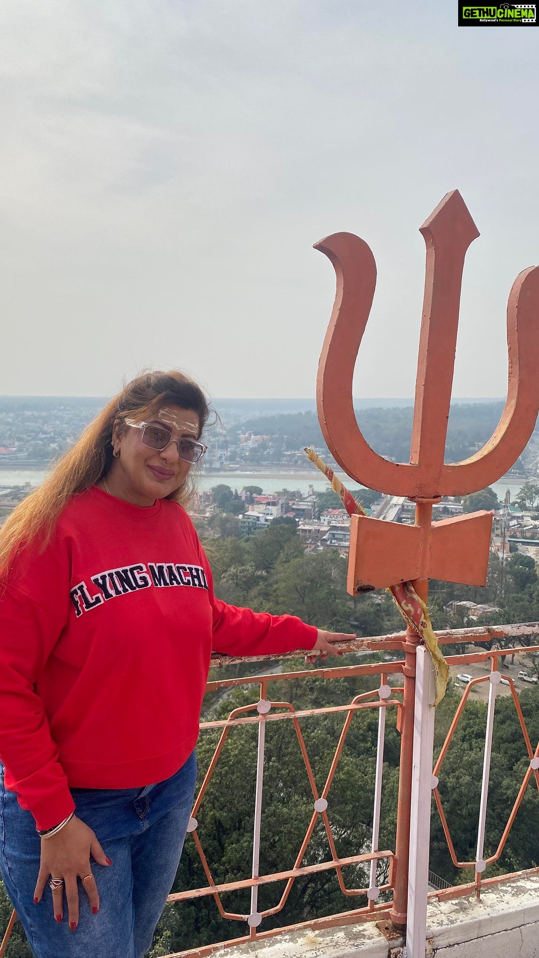 Anisha Hinduja Instagram - #mahashivratri #blessed #rishikesh #shiv #prayers #purity #devotion #faith #ganges 🙏🙏🙏