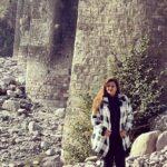 Anisha Hinduja Instagram - On the receiving end with open arms #happiness #peaceofmind #contentment #open #gratitude #dam #coldweather Rishikesh