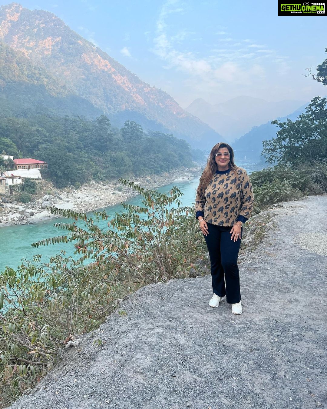 Anisha Hinduja Instagram - Spectacular #rishikesh #serenity #naturelovers #peaceofmind #beauty #myindia #spellbound ❤️❤️❤️❤️❤️ Rishikesh