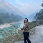 Anisha Hinduja Instagram - Spectacular #rishikesh #serenity #naturelovers #peaceofmind #beauty #myindia #spellbound ❤️❤️❤️❤️❤️ Rishikesh