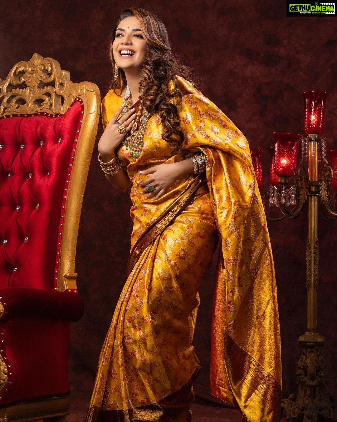 Anjum Fakih Instagram - NAVRATRI:- DAY 4 featuring @nzoomfakih as the Modern Indian Goddess where she represents the color YELLOW 💛 . Shoot Concept & Designed By:- @nehaadhvikmahajan @bridalsbynam . 💄MUA , Hair & Styling :- @nehaadhvikmahajan . 📸:- @luvisrrani . 🥻Saree :- @kankatala_ . 💍Jewelery :- @pooja_diamond . Makeup :- @maybelline . Managed By :- @allboutcommunication . #anjoomfakih #srishti #kundalibhagya #makeup #ootd #nehaadhvikmahajan #makeupbyme💄 #nammakeovers #bride #to #be #bridal #look #bridalmakeupartist #destinationweddingmakeupartist #weddingmakeup #hair #hairstyling #nammakeovers #bollywood #television #makeupartist #mumbai #traveller #all #over #the #globe