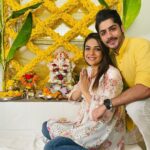 Anjum Fakih Instagram - You can’t miss the ritual of celebrating Ganeshotsav at the Kapur’s… May Lord Ganesha bless y’all… #GanpatiBappaMorya #HappyGaneshChaturthi . Kurti @vastram025