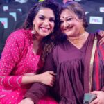 Anjum Fakih Instagram - Major missing @supriyarshukla Wapas aa Jao maa… 😔🥹😭 #throwbacktuesday #sarlamaa #shrishti