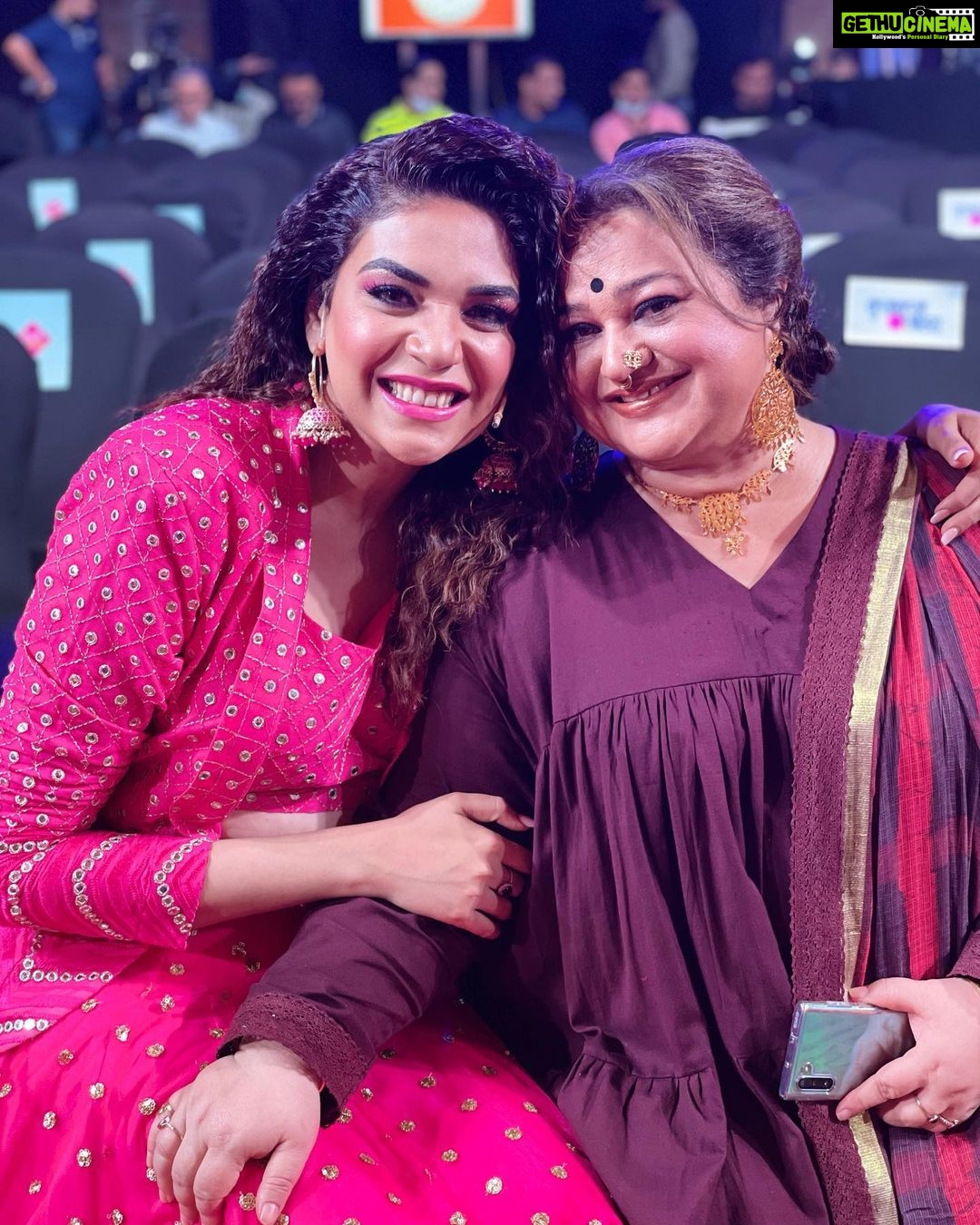 Anjum Fakih Instagram - Major missing @supriyarshukla Wapas aa Jao maa… 😔🥹😭 #throwbacktuesday #sarlamaa #shrishti
