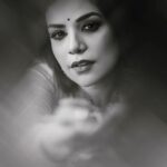 Anjum Fakih Instagram - I love the colors in the black and white image, the story in black and white image. What do you think, is your favorite color or black and white image. Comment below and let me know Muse @nzoomfakih Make up, Hair & Styling - @nehaadhvikmahajan Saree - @kankatala_ Jewellery - @pooja_diamond #luvisraniphotography #luvisrani #saree #sareelook #sareelove #instafashion #anjumfakih #blackandwhite #image #blackandwhitephotography #blackfriday #zeetv #actorslife LUV ISRANI PHOTOGRAPHY