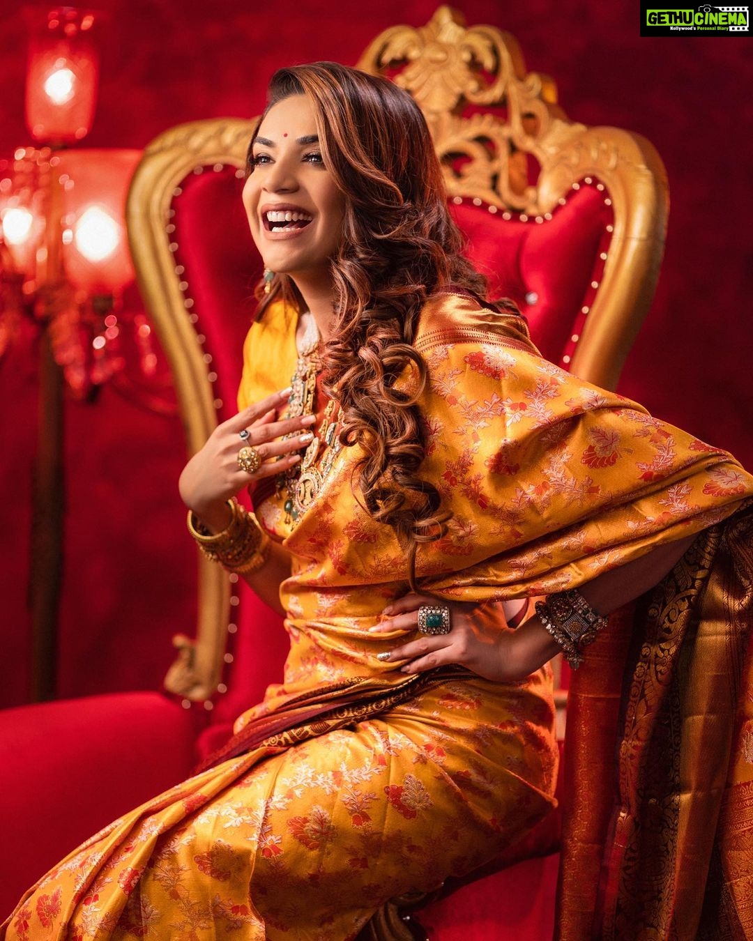 Anjum Fakih Instagram - NAVRATRI:- DAY 4 featuring @nzoomfakih as the Modern Indian Goddess where she represents the color YELLOW 💛 . Shoot Concept & Designed By:- @nehaadhvikmahajan @bridalsbynam . 💄MUA , Hair & Styling :- @nehaadhvikmahajan . 📸:- @luvisrrani . 🥻Saree :- @kankatala_ . 💍Jewelery :- @pooja_diamond . Makeup :- @maybelline . Managed By :- @allboutcommunication . #anjoomfakih #srishti #kundalibhagya #makeup #ootd #nehaadhvikmahajan #makeupbyme💄 #nammakeovers #bride #to #be #bridal #look #bridalmakeupartist #destinationweddingmakeupartist #weddingmakeup #hair #hairstyling #nammakeovers #bollywood #television #makeupartist #mumbai #traveller #all #over #the #globe
