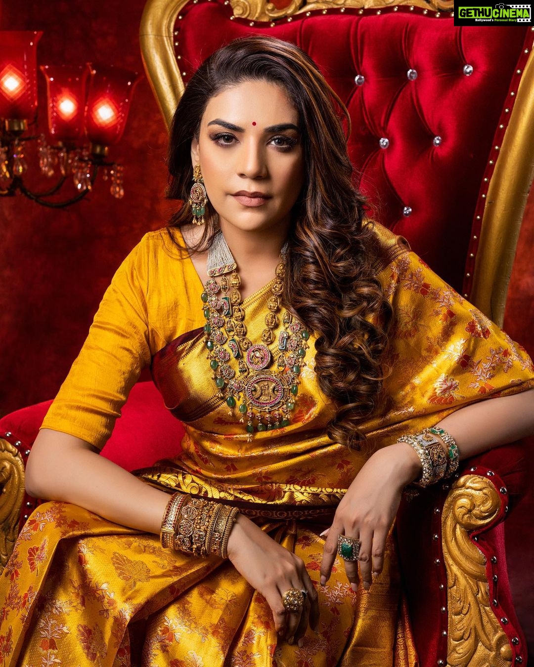 Anjum Fakih Instagram - NAVRATRI:- DAY 4 featuring @nzoomfakih as the Modern Indian Goddess where she represents the color YELLOW 💛 . Shoot Concept & Designed By:- @nehaadhvikmahajan @bridalsbynam . 💄MUA , Hair & Styling :- @nehaadhvikmahajan . 📸:- @luvisrrani . 🥻Saree :- @kankatala_ . 💍Jewelery :- @pooja_diamond . Makeup :- @maybelline . Managed By :- @allboutcommunication . #anjoomfakih #srishti #kundalibhagya #makeup #ootd #nehaadhvikmahajan #makeupbyme💄 #nammakeovers #bride #to #be #bridal #look #bridalmakeupartist #destinationweddingmakeupartist #weddingmakeup #hair #hairstyling #nammakeovers #bollywood #television #makeupartist #mumbai #traveller #all #over #the #globe