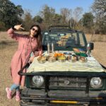 Anjum Fakih Instagram - Breakfast scenes can’t get better than this… Ready to end the safari & the excitement… #junglesafari #penchnationalpark #penchtigerreserve #nagpur #maharashtra #madhyapradesh #turiagate #anjumfakih Pench Tiger Reserve - Madhya Pradesh, India