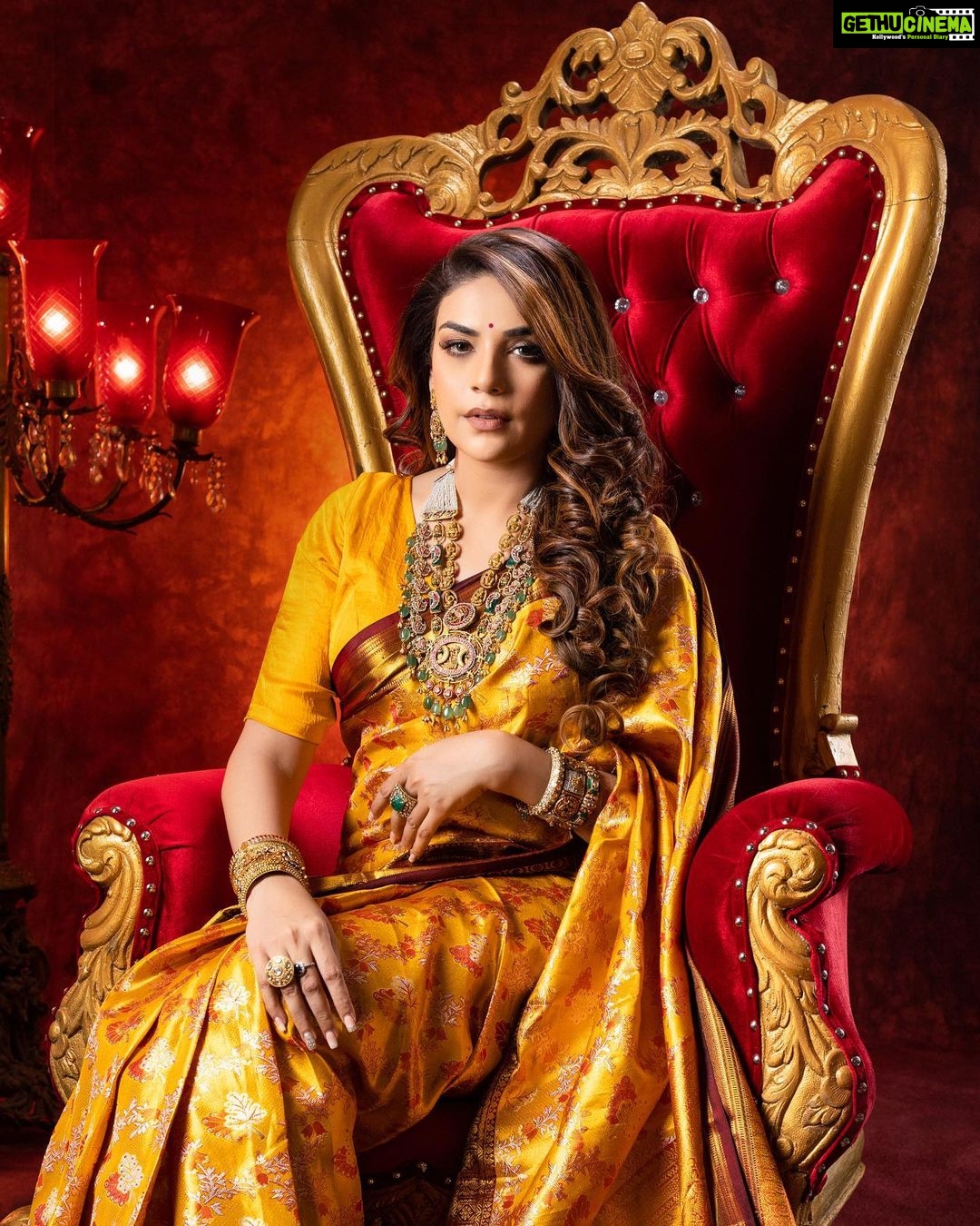 Anjum Fakih Instagram - NAVRATRI:- DAY 4 featuring @nzoomfakih as the Modern Indian Goddess where she represents the color YELLOW 💛 . Shoot Concept & Designed By:- @nehaadhvikmahajan @bridalsbynam . 💄MUA , Hair & Styling :- @nehaadhvikmahajan . 📸:- @luvisrrani . 🥻Saree :- @kankatala_ . 💍Jewelery :- @pooja_diamond . Makeup :- @maybelline . Managed By :- @allboutcommunication . #anjoomfakih #srishti #kundalibhagya #makeup #ootd #nehaadhvikmahajan #makeupbyme💄 #nammakeovers #bride #to #be #bridal #look #bridalmakeupartist #destinationweddingmakeupartist #weddingmakeup #hair #hairstyling #nammakeovers #bollywood #television #makeupartist #mumbai #traveller #all #over #the #globe