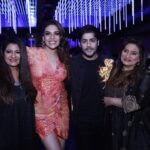 Anjum Fakih Instagram - Few from the night #fambam . Styled by @nehaadhvikmahajan Hair @chirlarajeswari Decor @dadreamcatchers @khanujapriyanka 📸 @aashishkambliphotography Hospitality @sushantgjabare @maddyamethhyystofficial Amethhyyst
