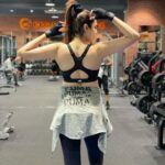 Anjum Fakih Instagram - I will never break up with my gym… cuz we just seem to workout… 💪🏼 #gymfie #anjumfakih Why Not Fitness