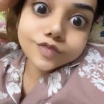 Anjum Fakih Instagram - Check out what my younger self has to say… #latenightconfessions #babyfakih And now that I have ruined your night,you can laugh a little… call me crazy and do the hell y’all were doing.. night 🫣😴