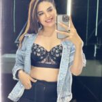 Anjum Fakih Instagram - In case you are wondering what am wearing 👇🏼 Denim Jacket : Zara Bustier Bra : Marks & Spencer’s (Autograph collection) Jeans : Levi’s . Swipe left to see how happy and blessed I am to have y’all 🫶🏼🫶🏼🫶🏼
