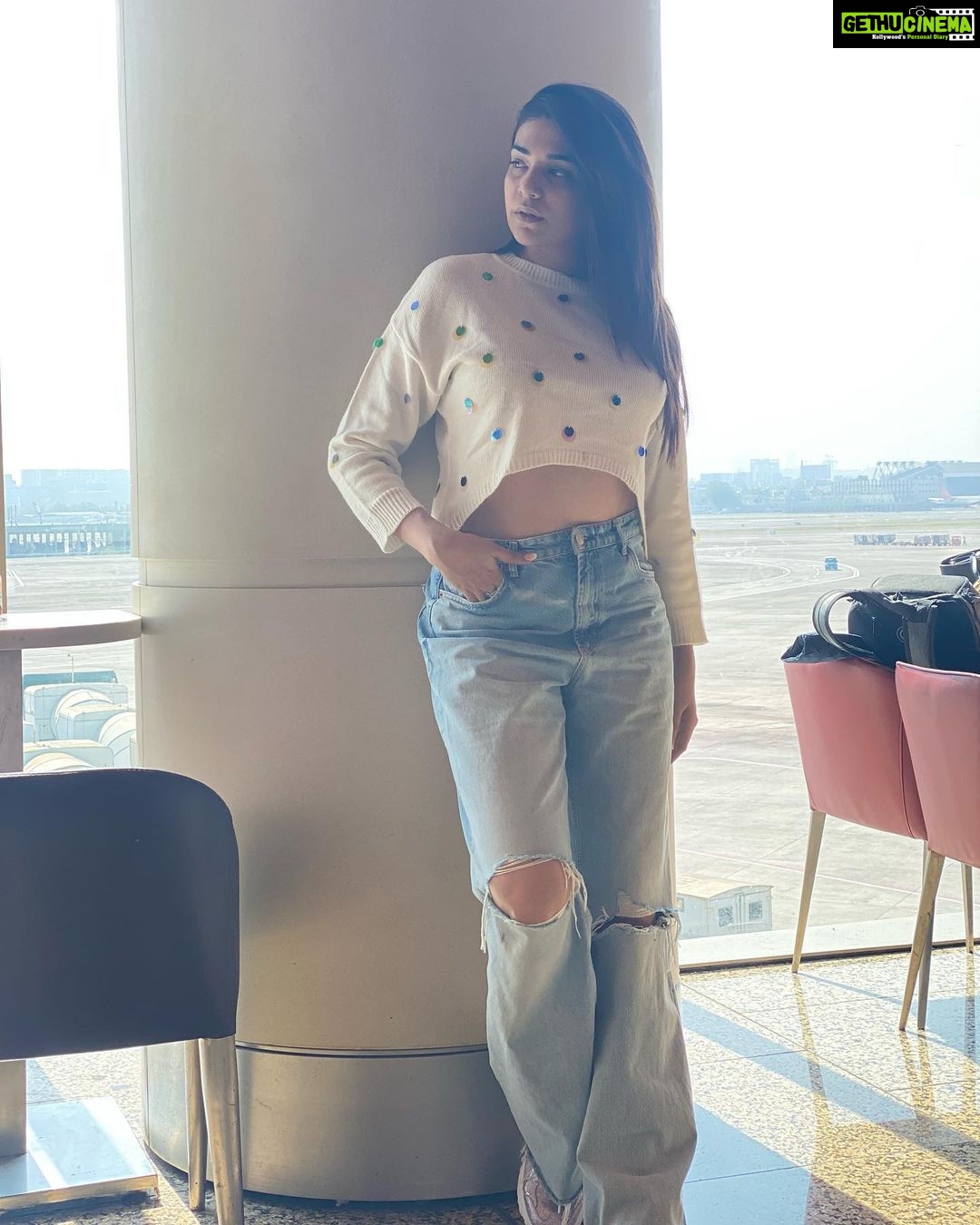 Anjum Fakih Instagram - To my insta fam & to all those who are near & dear to me… I wish all of you love,happiness & laughter this Christmas season… may your heart be filled with gratitude,may this Christmas brings you closer to all those that you treasure in your heart… Amen Happy & Merry Christmas once again.. Have a safe one… Love & blessings ❤️🎄
