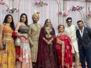 Anjum Fakih Instagram - Shaadi ki bohot bohot mubarakbaad tum dono ko 
@sanjaygagnaniofficial 
@poonampreet7 ❤️❤️❤️
Wishing a lifetime of togetherness and unfiltered love to you both… 
Love and huggsss 😘💋