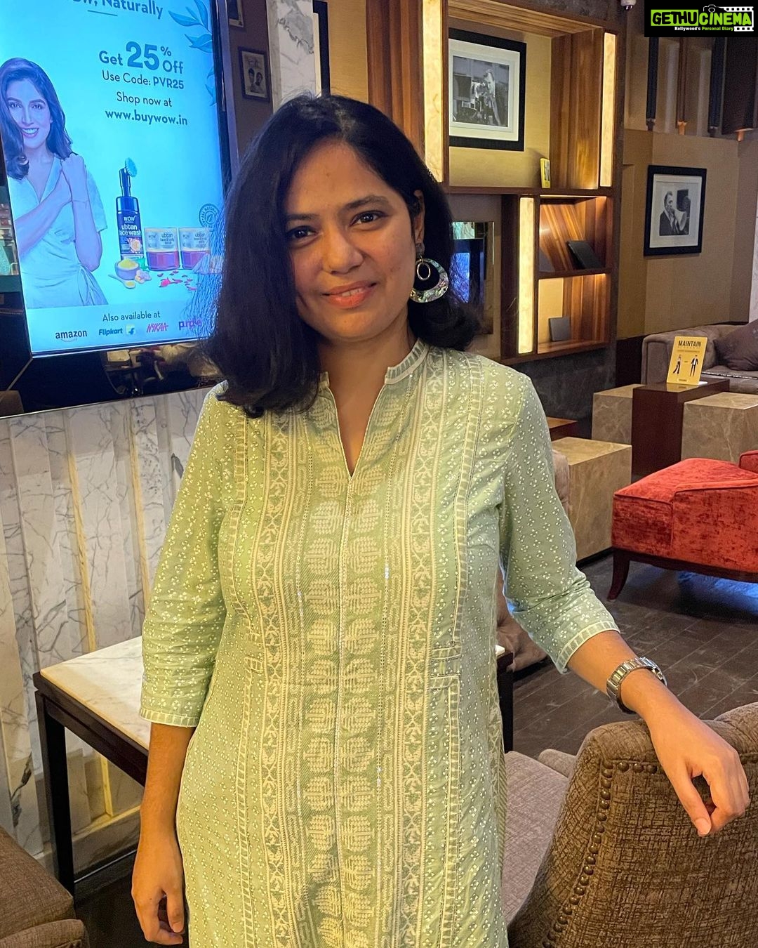 Anjum Fakih Instagram - A special post for my younger one #AmrinFakih the soon to be addressed as a “Dr” cuz she gonna complete her PhD in Development studies super sooonnnn… proud of you behen ❤️❤️ PVR ICON, Infinity Mall, Andheri West, Mumbai