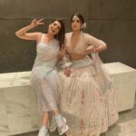 Anjum Fakih Instagram - Literally… Chillin’ with the Villain @ruhiiiiiiiiii 😈😈😈 . . . P.s : yes those are #Skechers #skechersdlites & they are out of stock 👻🤪 Andaz By Hyatt Hotels, Aerocity, Delhi IGI