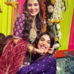 Anjum Fakih Instagram - Babul ka aangan ho Ya ho sasural Meri Di Yuhi chehekti rahe… Unke haanthon ki mehendi Yuhi mehekti rahe… @sarya12 ❤️😭
