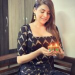 Anjum Fakih Instagram - May this year and the coming one’s light up your life with success and prosperity… May the almighty bless us all… Wishing each one of you Happy Dipavali 2021 🪔❤️🙏🏼