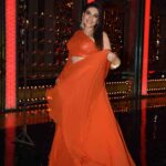 Anjum Fakih Instagram - I promise… something fun coming your way !! Stay tuned… @zeetv #zeekutumb #comingsoon #cantwait Styled by @sacorina P.s : I swear they made me write this… little do they know that we already know what’s coming up super soon he he… #Zeerishteyawards2021 #ZRA2021 🤪❤️