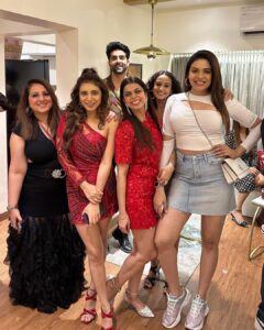 Anjum Fakih Instagram - All about last night… 
#christmas2022