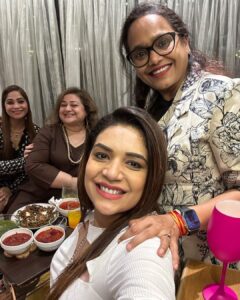 Anjum Fakih Instagram - All about last night… 
#christmas2022