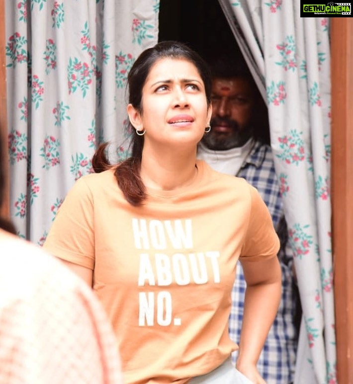 Ankita Bhargava Patel Instagram - Me, When I Act Over Smart In Response To God’s Plans For My Life Ahead…! 🤣😂 Yes Yes Yes ! Fully Accepting What You Have In Mind Dear God ! Thank u and Gratitude 🙏 P.S - I think this gentleman behind me was God giving me the dirty looks for my tshirt 😱😰🤪 #spooky