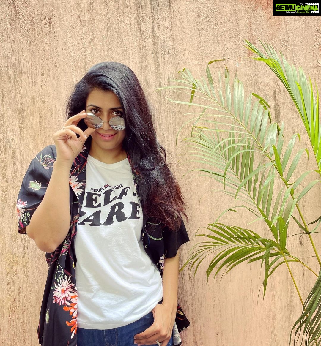 Ankita Bhargava Patel Instagram - Cos I still dont know and Still cant tell which profile of mine is better than the other ðĪŠðð
