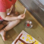 Ankita Bhargava Patel Instagram - Q-tips and Sponge painting today ! We spoke about tree trunks and branches and leaves! And thats when Mehr said, Some leaves have fallen down too Mamma 😍 Oh How I Love Their Amazing Minds ❤️ #rabbdimehr