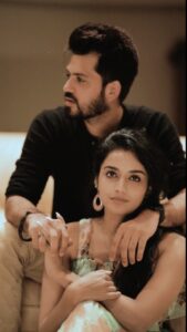 Ann Sheetal Instagram - Far too many people are looking for the right person, instead of trying to be the right person! 🎶
.
#emotions #feelitreelit