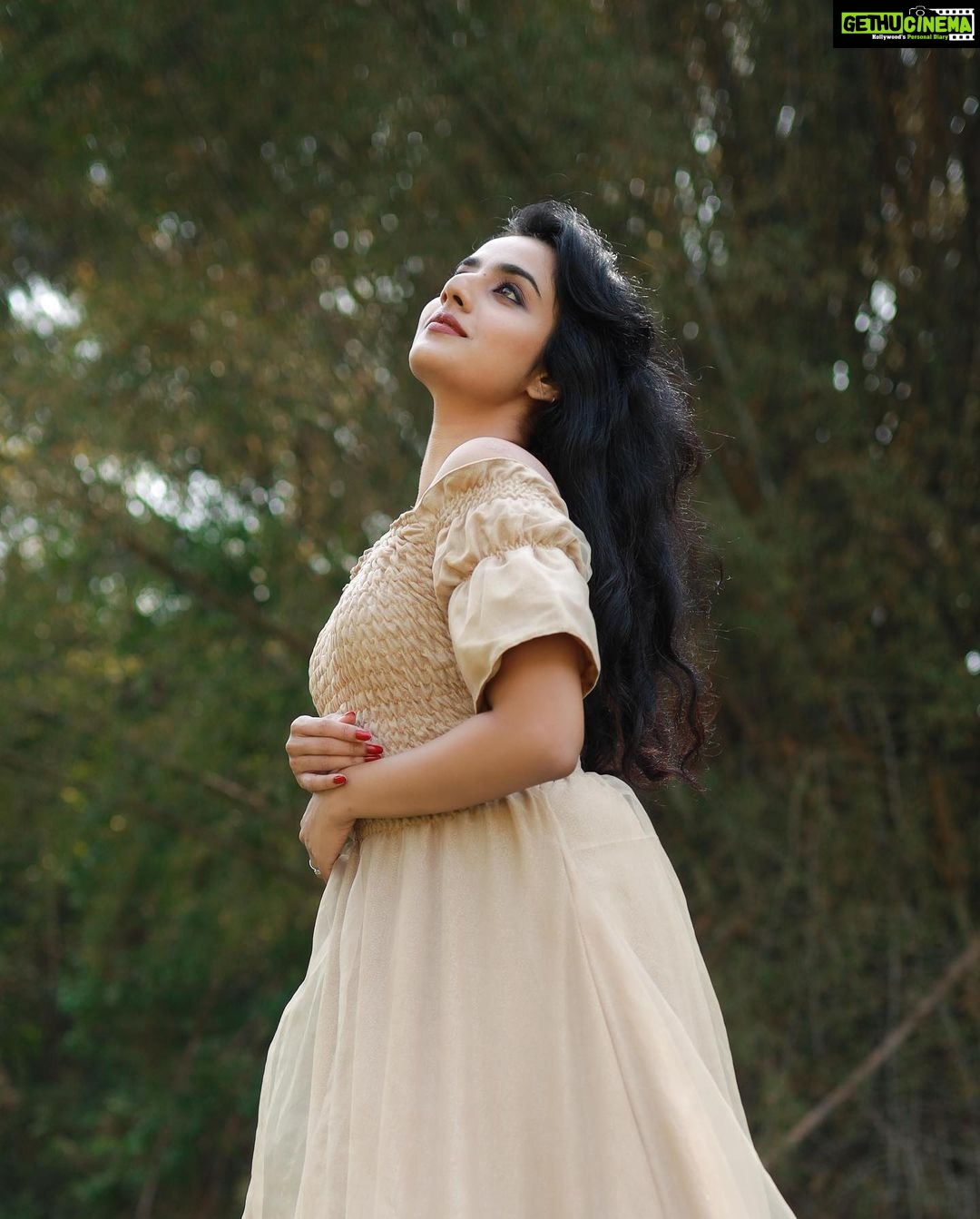 Ann Sheetal Instagram - In the woods, somewhere…. #ThanksbetomyGod #PraisebetomyGod #Blessed P.C @ameensabil Outfit @tosh_fabartistry MUAH @vikramanvijitha #cottagecore #fairytail #mood #fashiongram #gowns #weddinggown #wedding #fantasy #fairycore #fairyaesthetic #aesthetic #aesthetic