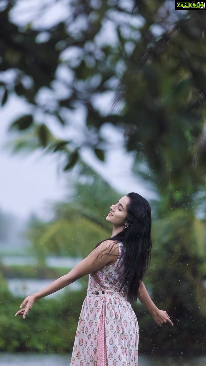 Ann Sheetal Instagram - Nature has music for those who listen 🌷🌸 #ThanksbetomyGod #PraisebetomyGod #Blessed . . . . . . . . . . . . . . . #reels #reelsinstagram #instagram #trending #viral #love #instagood #emotion #reelitfeelit #india #rain #reel #instadaily #reelsvideo #tamilmusic #telugu #reelkarofeelkaro #music #insta #instagramreels Ezhupunna