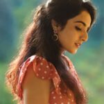 Ann Sheetal Instagram - ☀️ #PraisebetomyGod #ThanksbetomyGod #Blessed 📷 @jithu_m_baiju #sun #bright #colors #peach #portrait