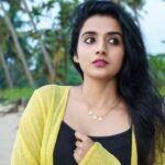 Ann Sheetal Instagram - Everyday is a new day....the sun will rise again.. #ThanksbetomyGod #PraisebetomyGod #Blessed Jewellery @anscollection7 📷@__finni__ #happy #peace #vibes #Beach #jewelry #jewellery #customisedjewellery #custom #custommade #personalized #personal #beachvibes #😊 #sonyalpha #sony